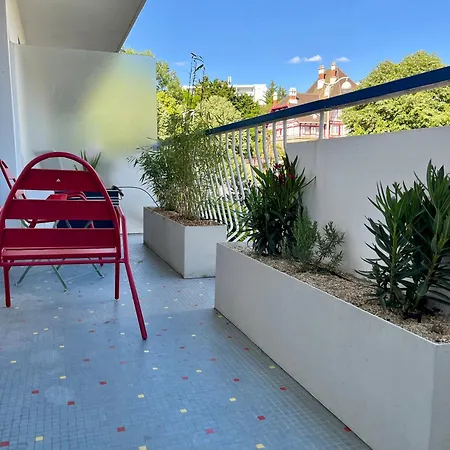 Standing Proche Gare, Et Commerce