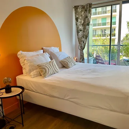 Standing Proche Gare, Et Commerce