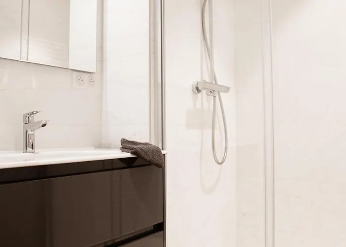 Standing Proche Gare, Et Commerce